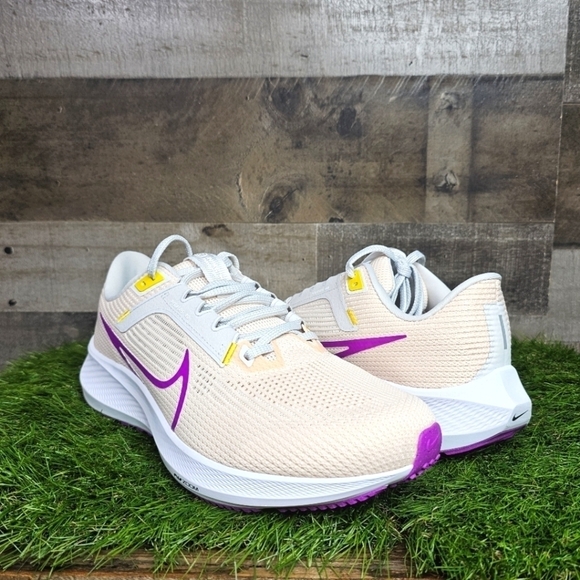 New Nike Pegasus 40 Women's Road Running Shoes (Extra Wide) - Picture 1 of 11